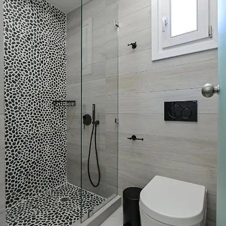 Διαμέρισμα Alykes & *