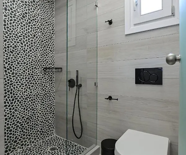 Апартаменты Alykes & *