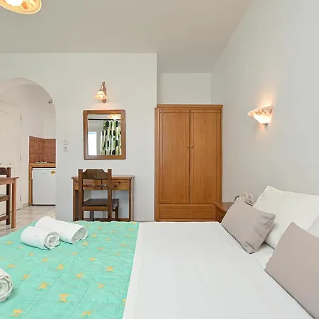 Alykes & Apartment Agios Prokopios (Naxos)
